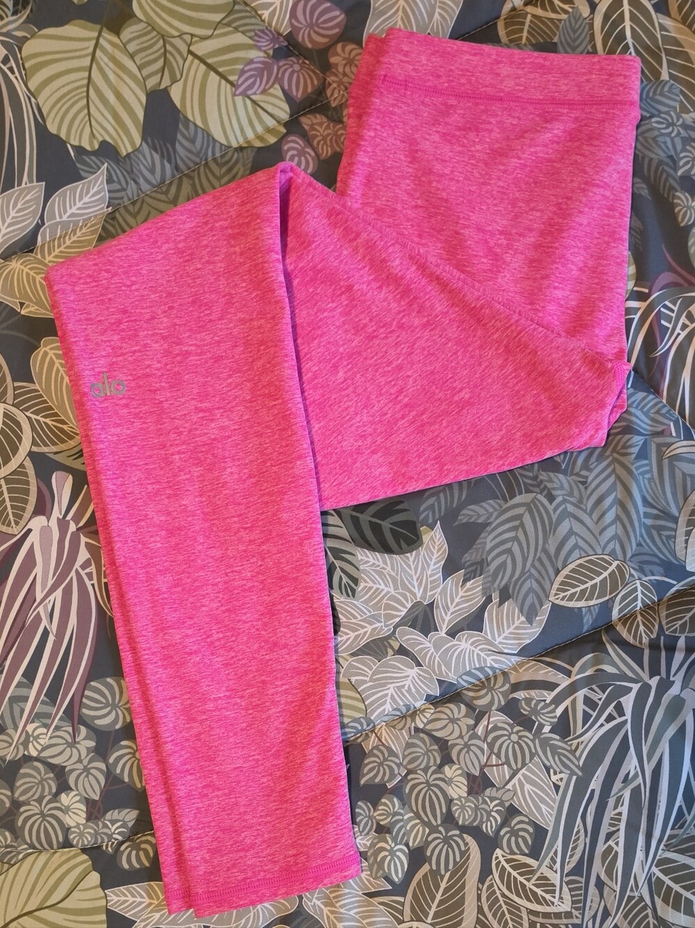 ALO Yoga Women's Bright Pink Leggings